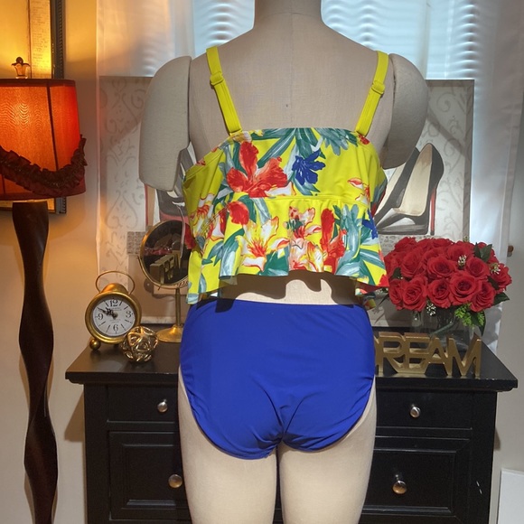 2pc New swimsuit - Picture 2 of 4